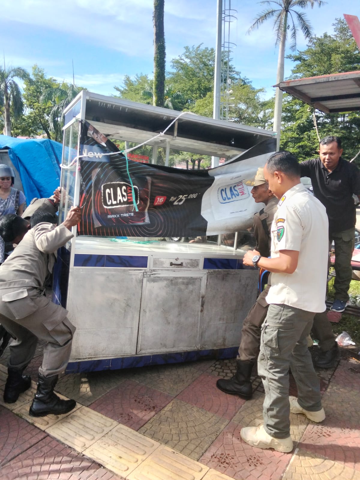 PENERTIBAN PKL DI KEC. IV JURAI